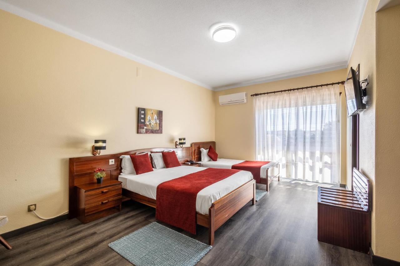 Colmeia 3* Monte Real