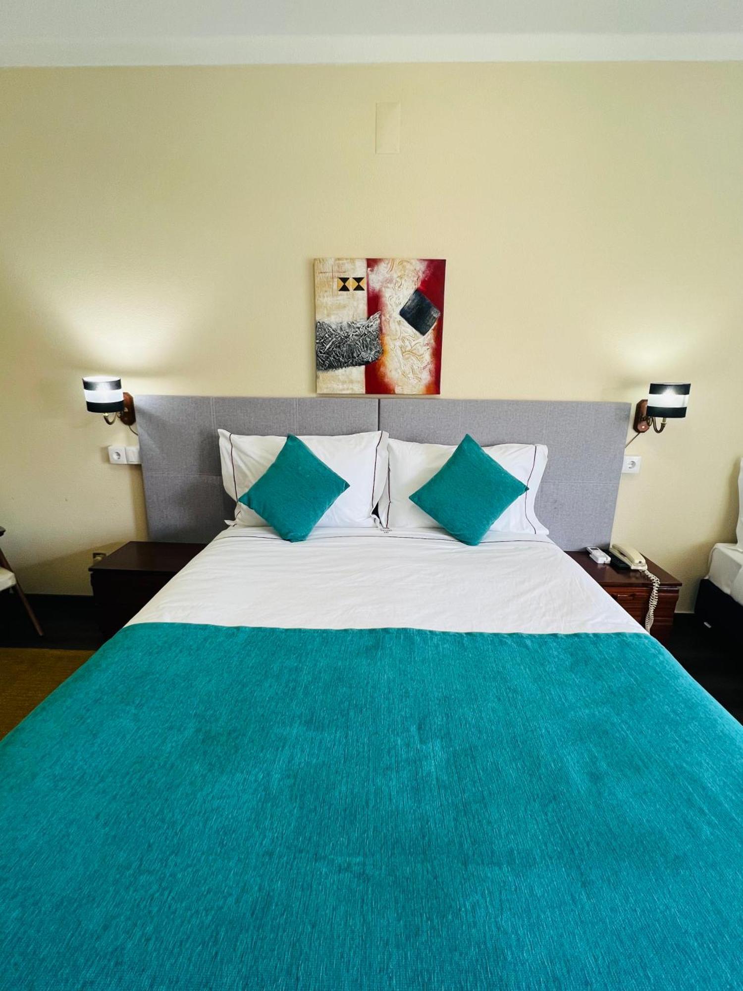 Colmeia Hotel Monte Real