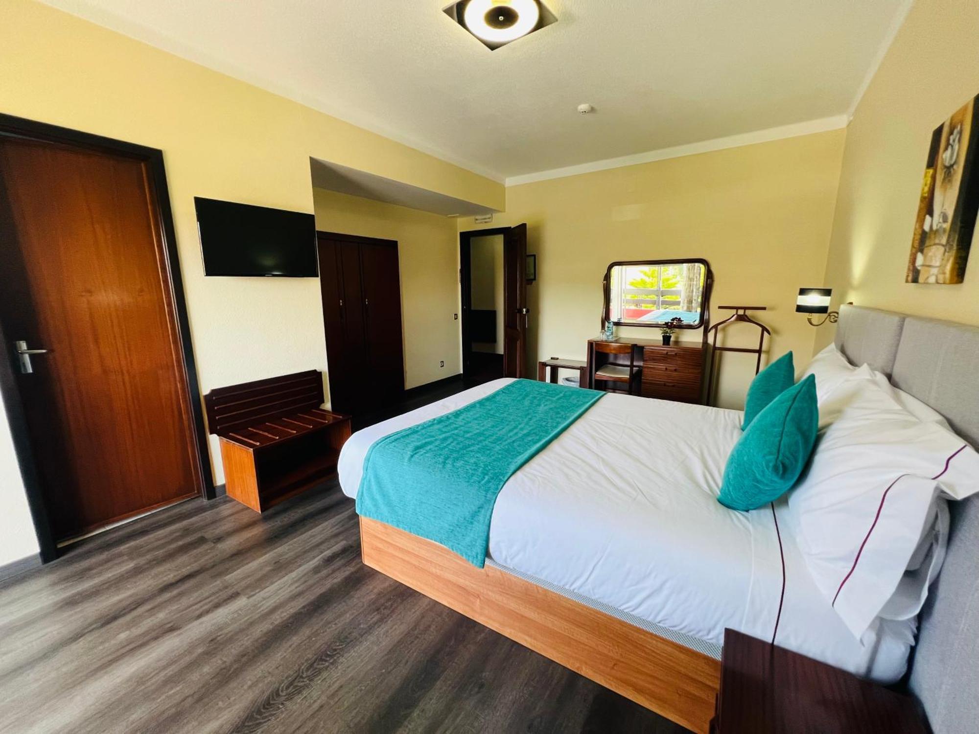 Colmeia Hotel